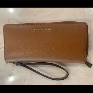 Michael Kors wallet NEW!